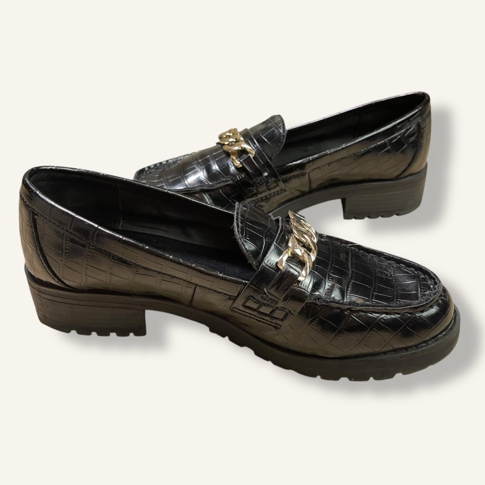 Old Navy Faux Leather Chunky Heel Loafers - Picture 4 of 10